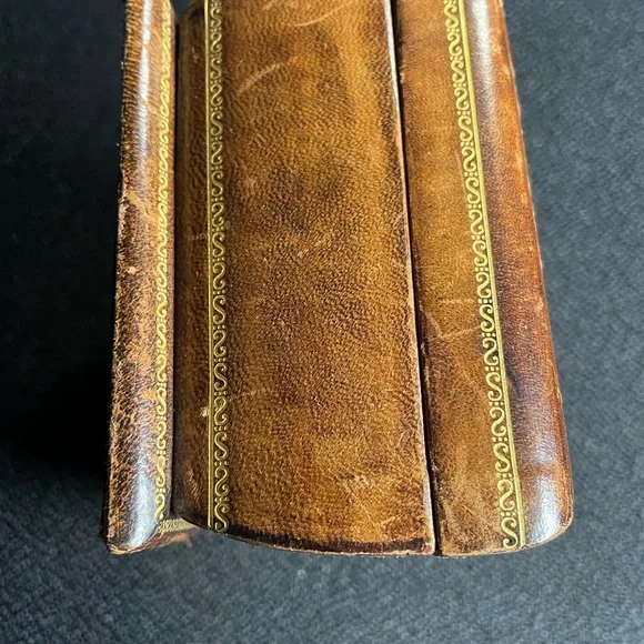 VTG Italian leather bound hinged gilded wooden casket box
